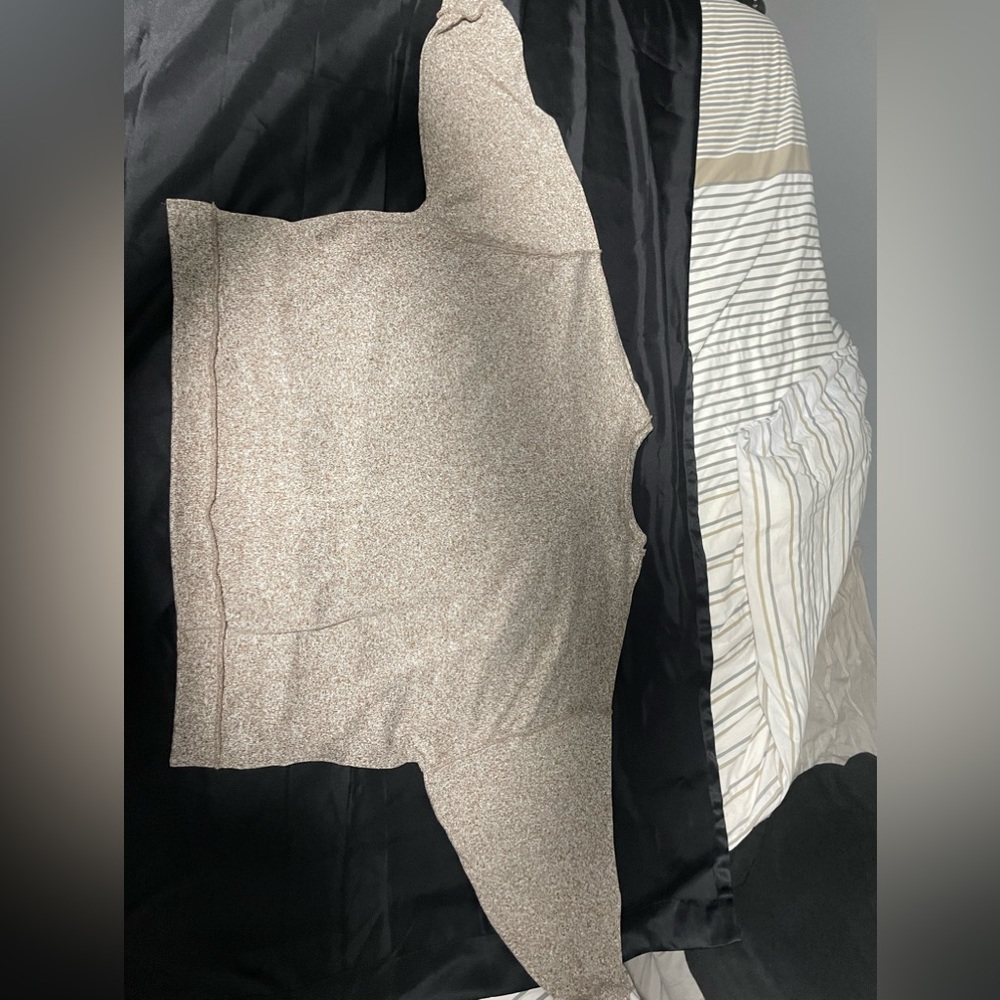 Women’s Sweater - Picture 2 of 3
